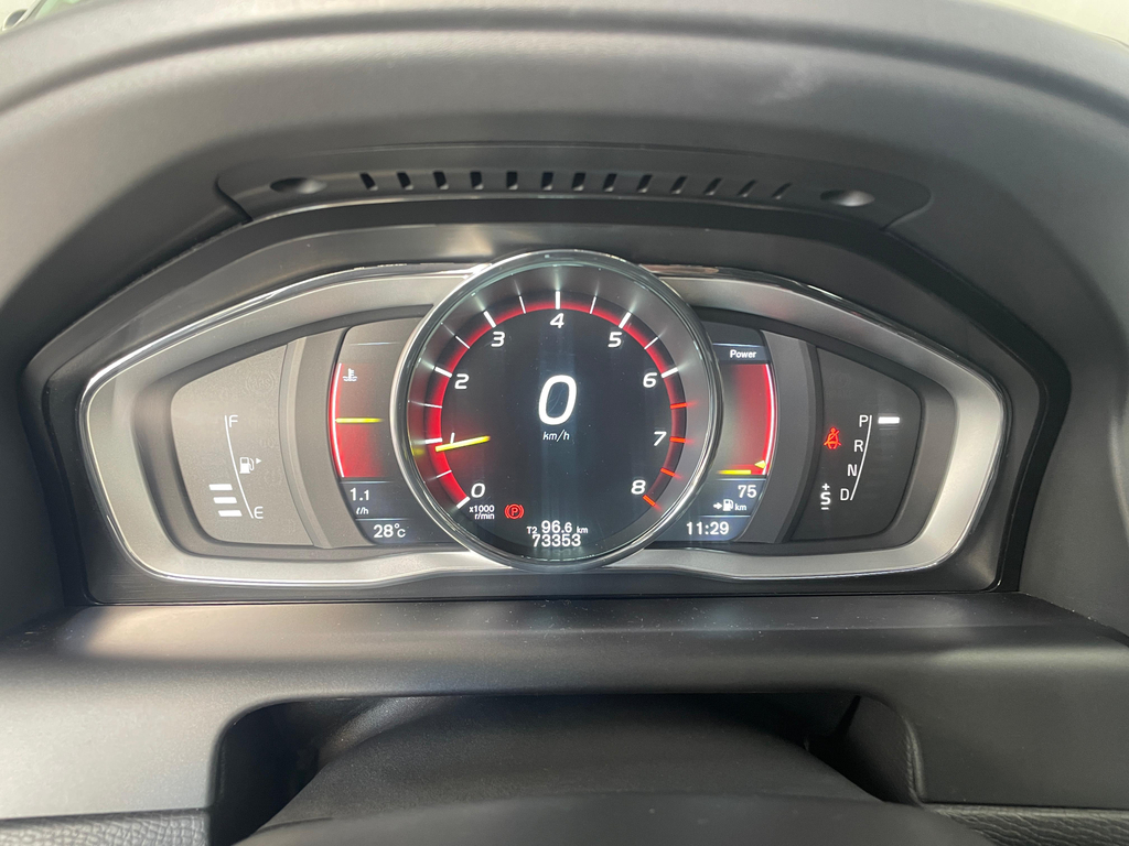 Volvo XC60 Prata