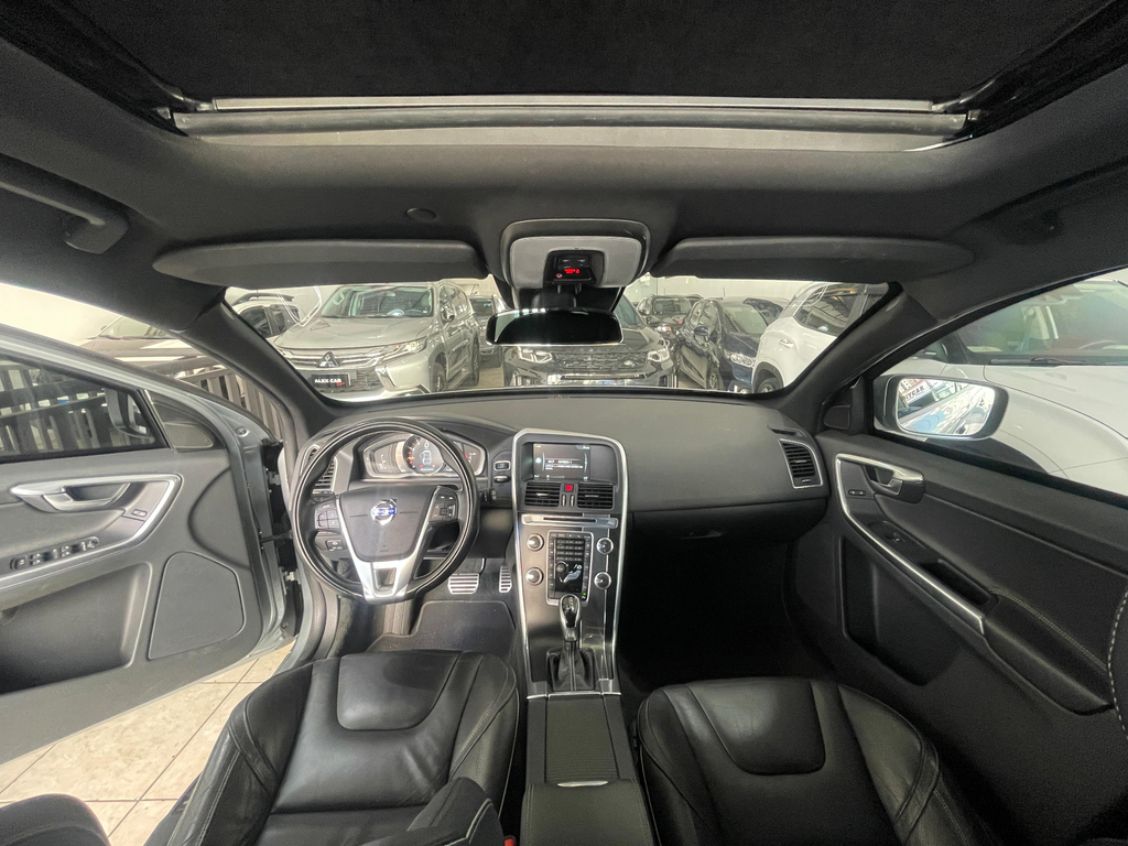 Volvo XC60 Prata