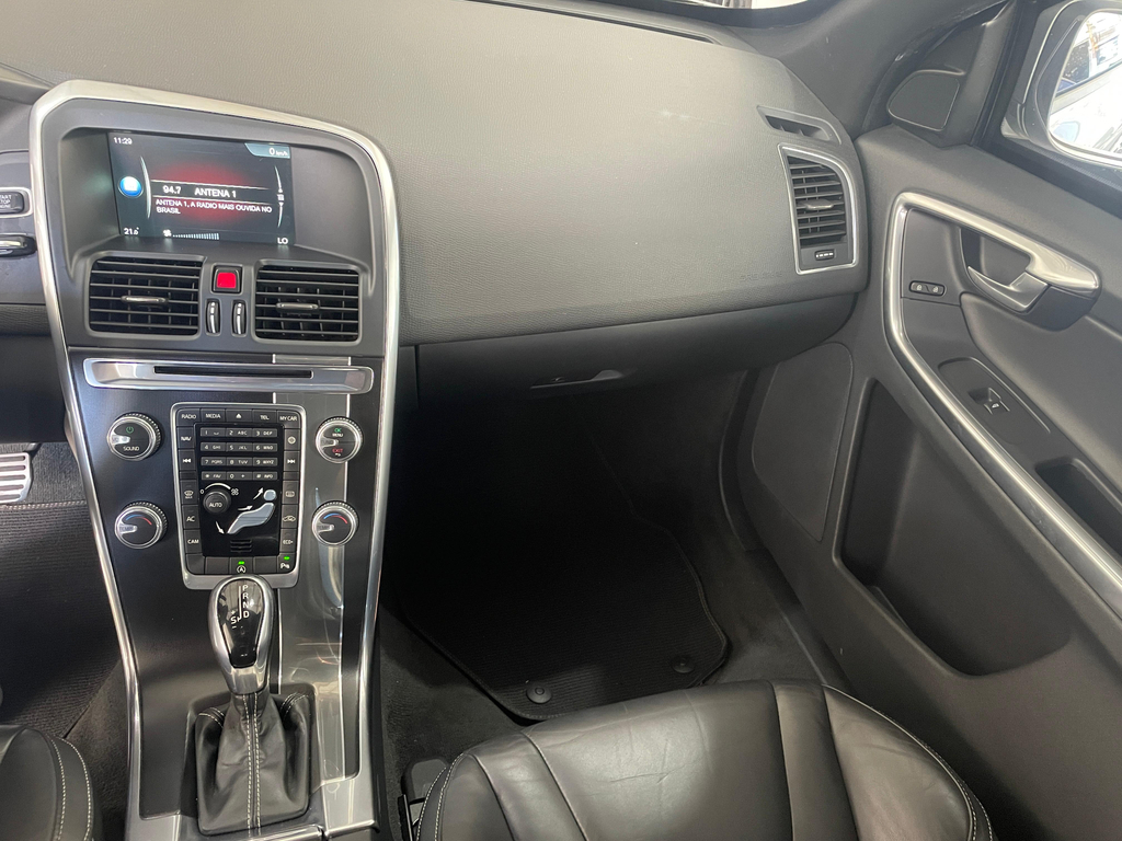 Volvo XC60 Prata
