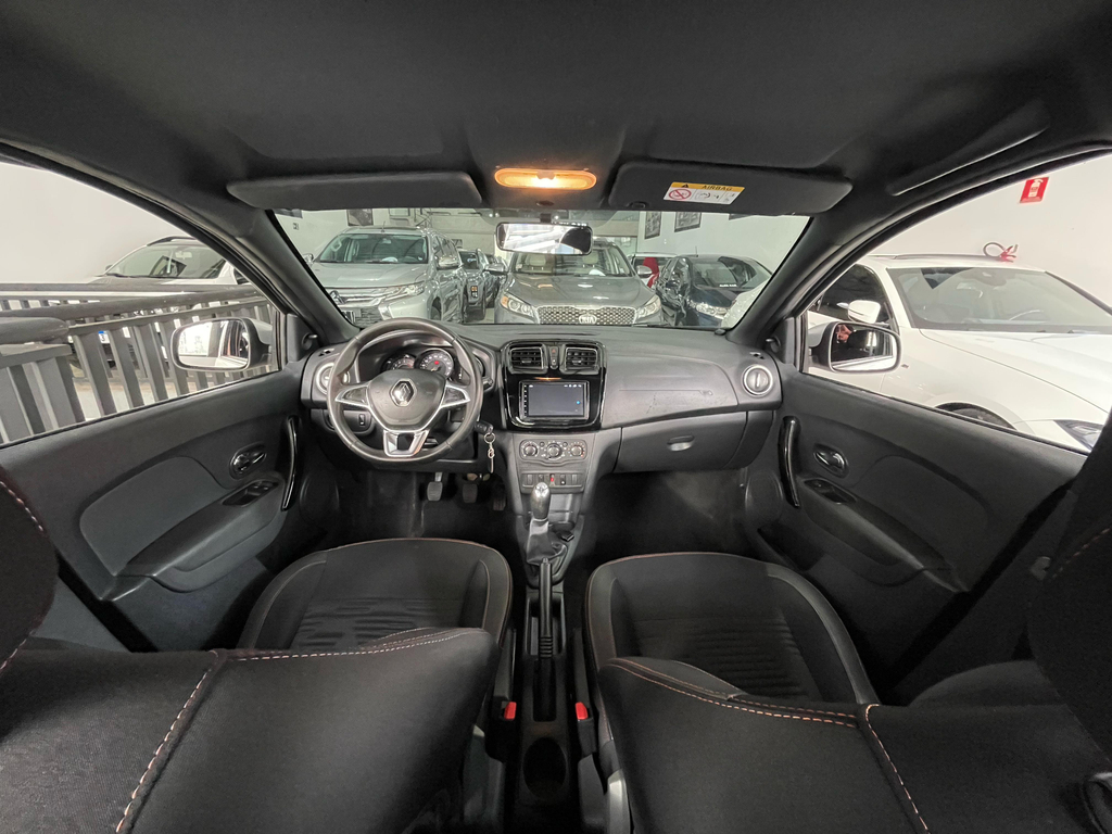 Renault Sandero Prata