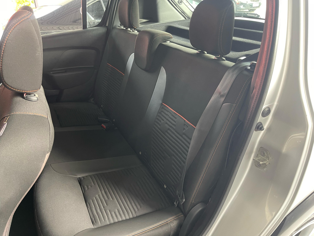 Renault Sandero Prata
