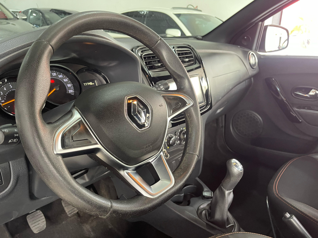 Renault Sandero Prata