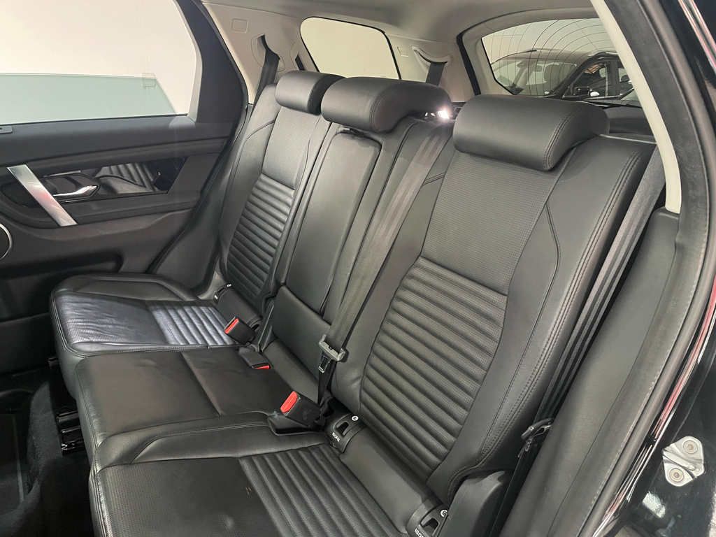 Land Rover Discovery Sport Preto
