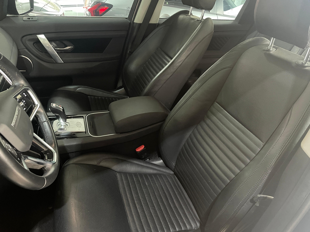 Land Rover Discovery Sport Preto