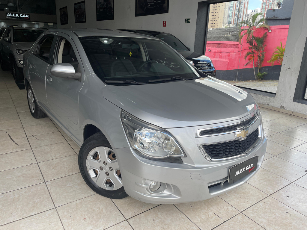 Chevrolet Cobalt Prata