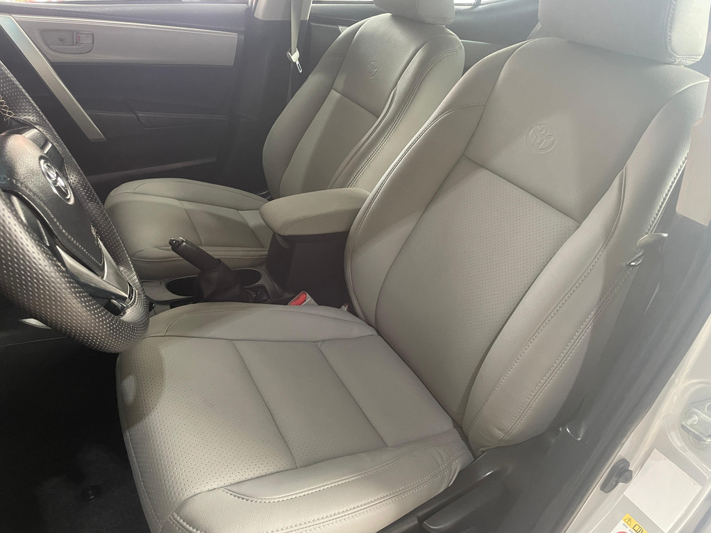 Toyota Corolla Prata