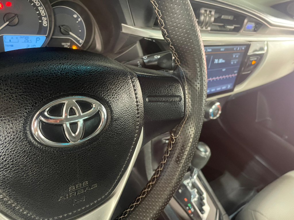 Toyota Corolla Prata