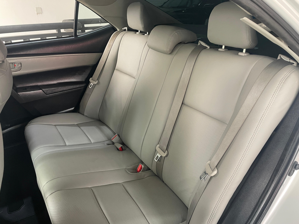 Toyota Corolla Prata