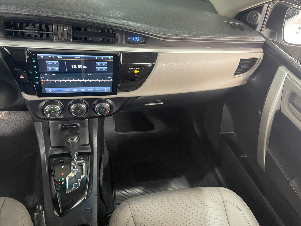 Toyota Corolla Prata