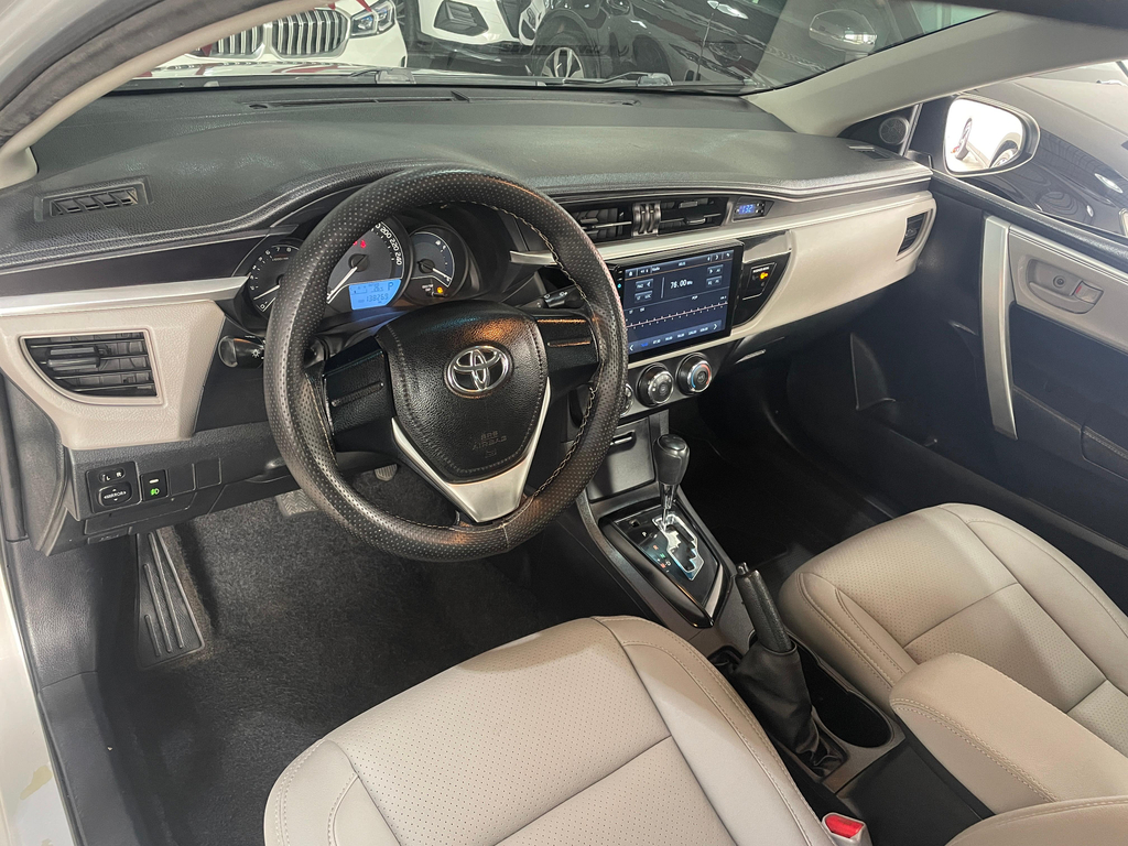 Toyota Corolla Prata