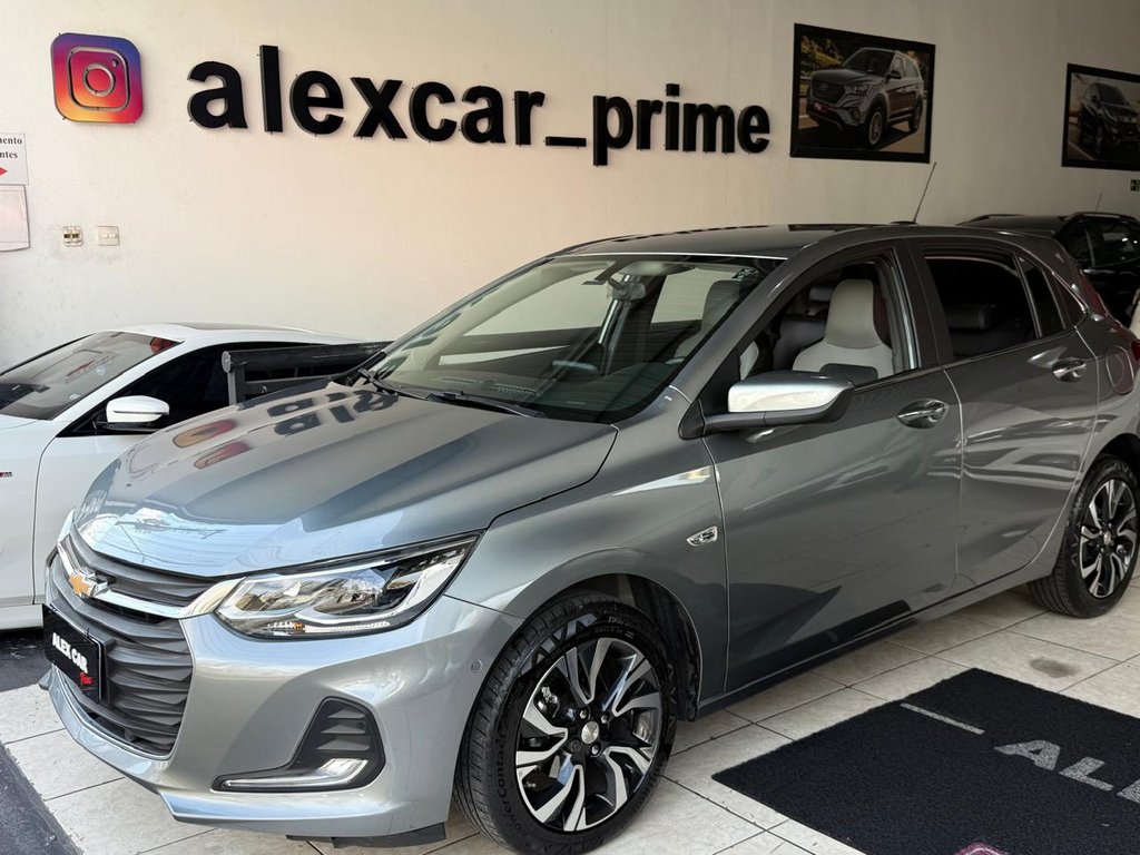 Chevrolet Onix Prata