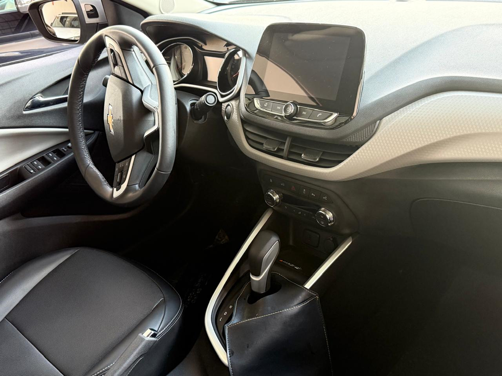 Chevrolet Onix Prata