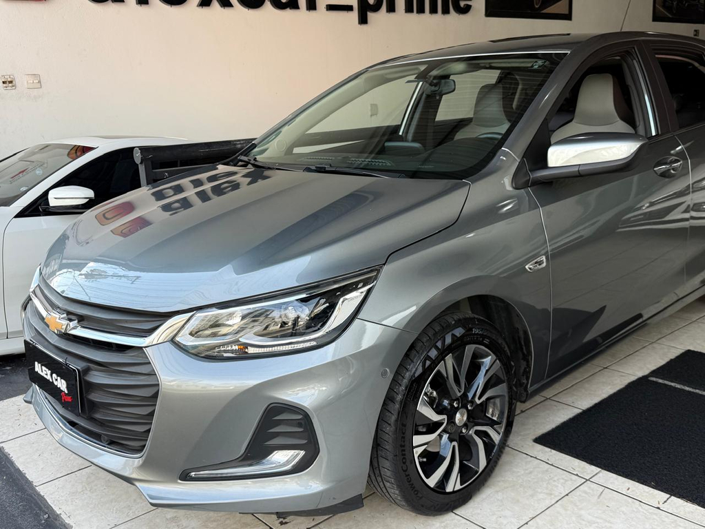 Chevrolet Onix Prata