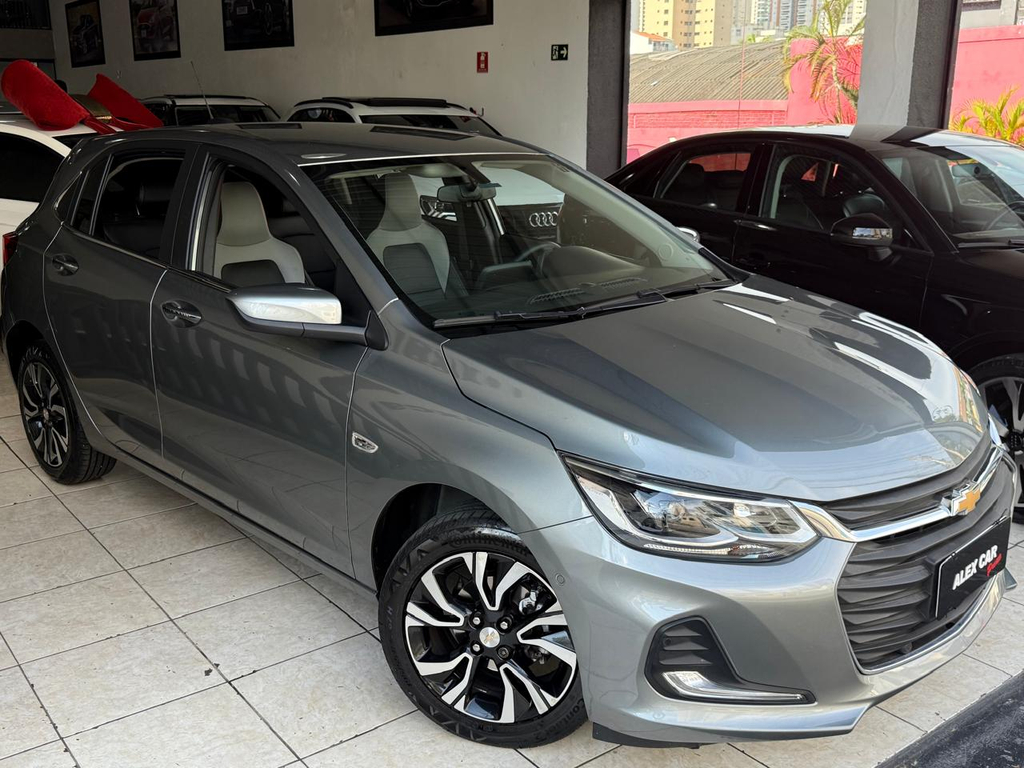 Chevrolet Onix Prata