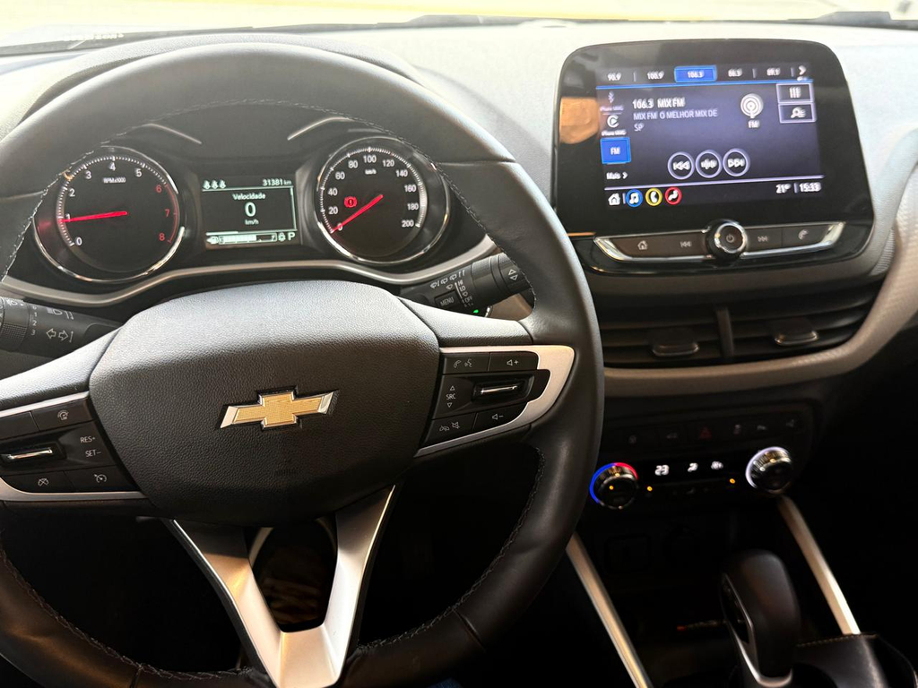 Chevrolet Onix Prata