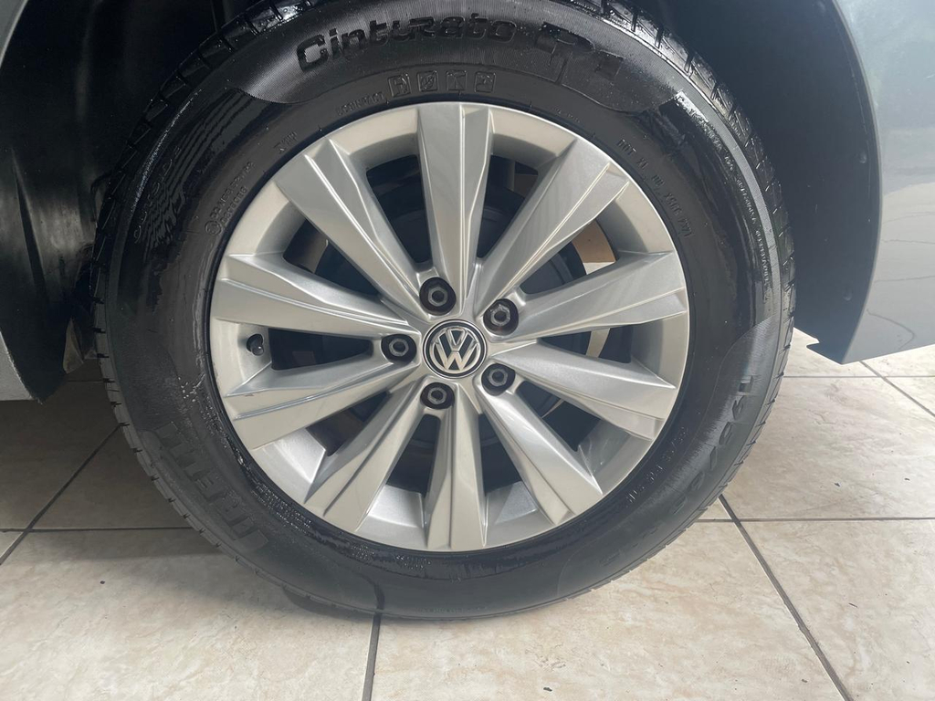 Volkswagen Virtus Cinza