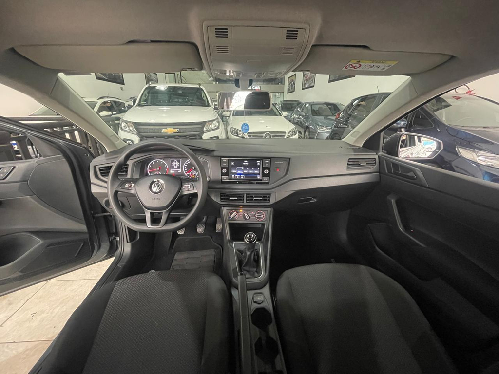 Volkswagen Virtus Cinza