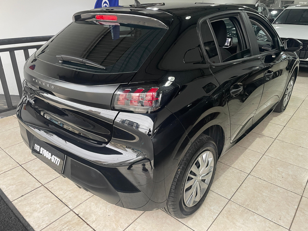 Peugeot 208 Preto