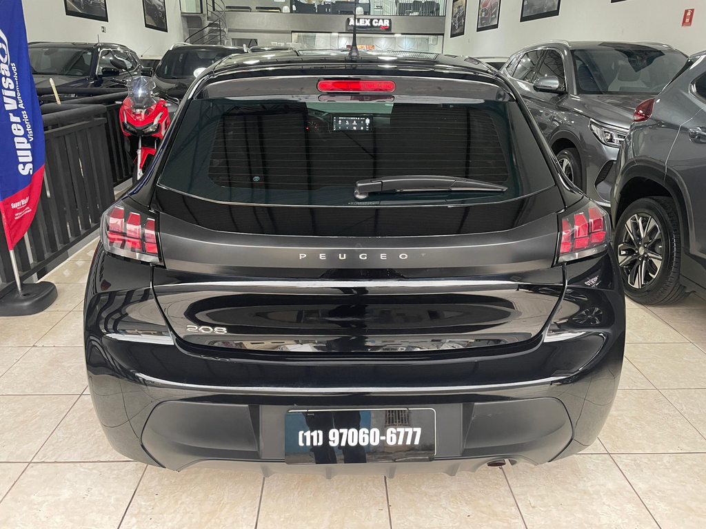Peugeot 208 Preto