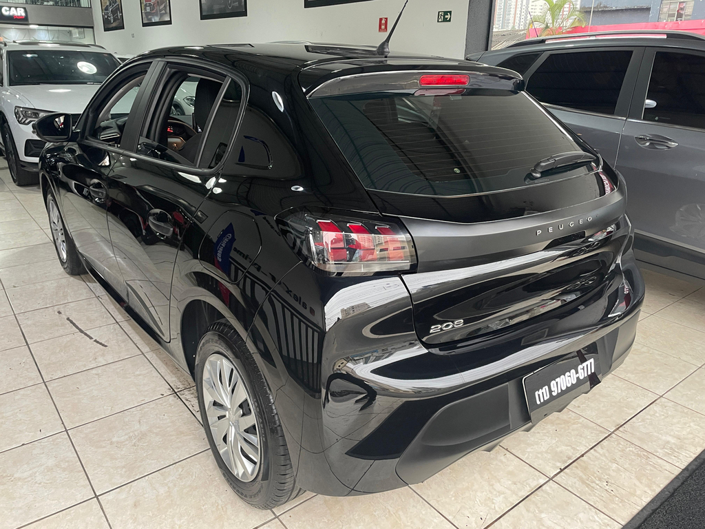 Peugeot 208 Preto