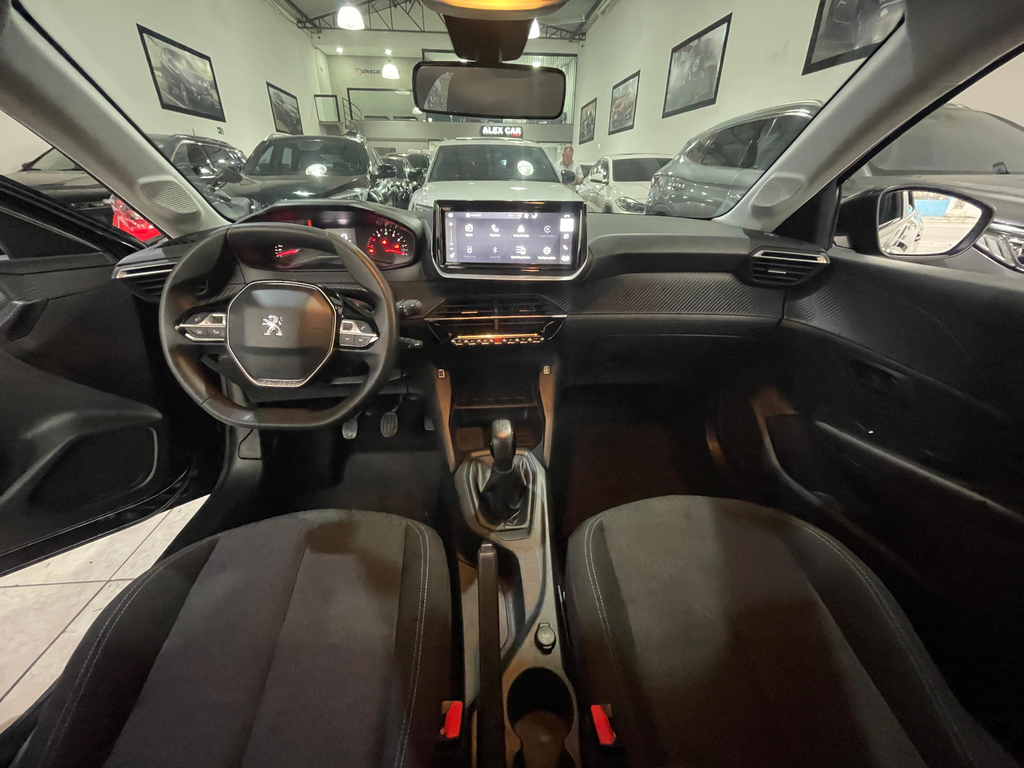 Peugeot 208 Preto