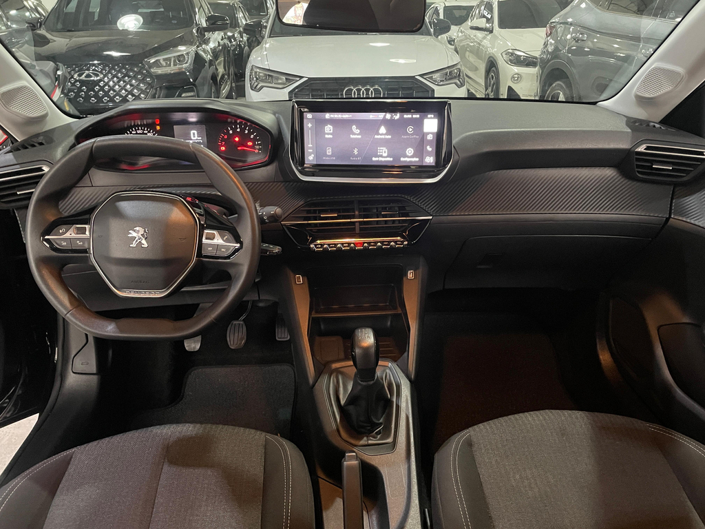 Peugeot 208 Preto