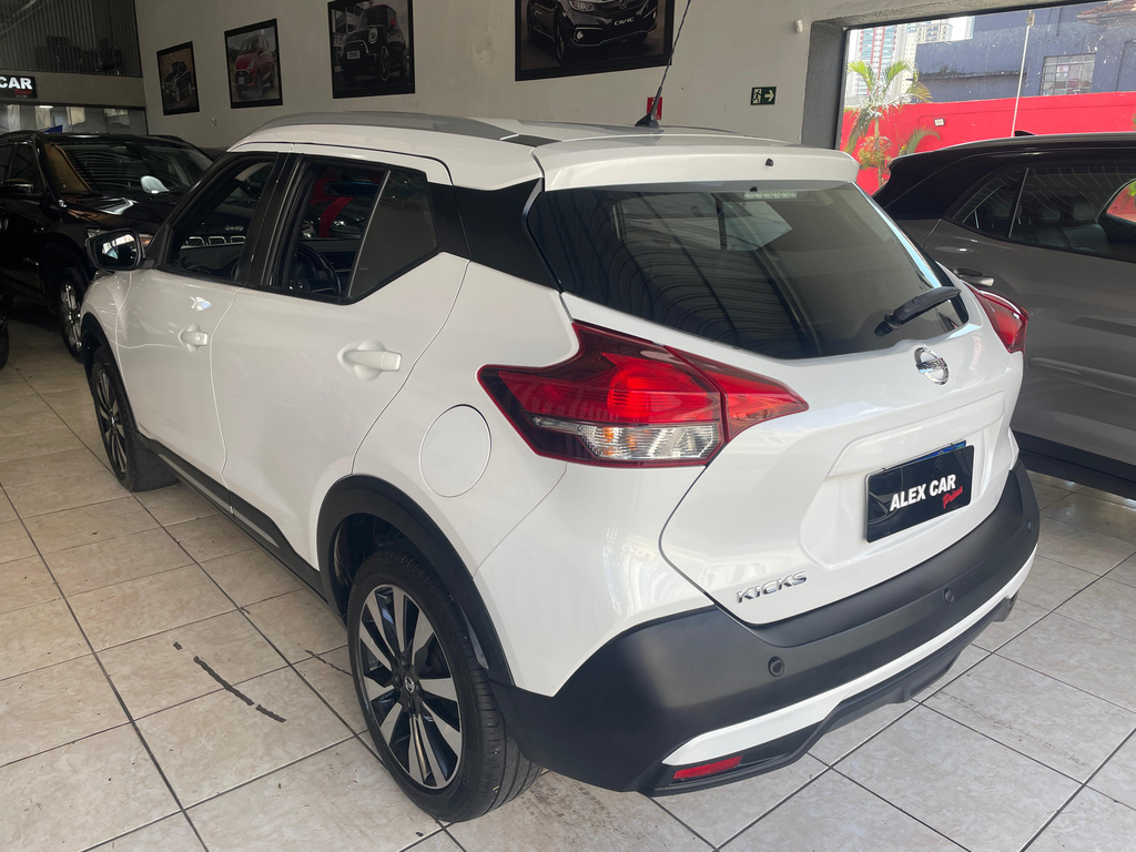 Nissan Kicks Branco