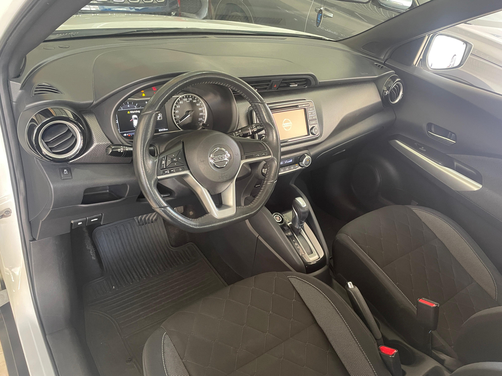Nissan Kicks Branco