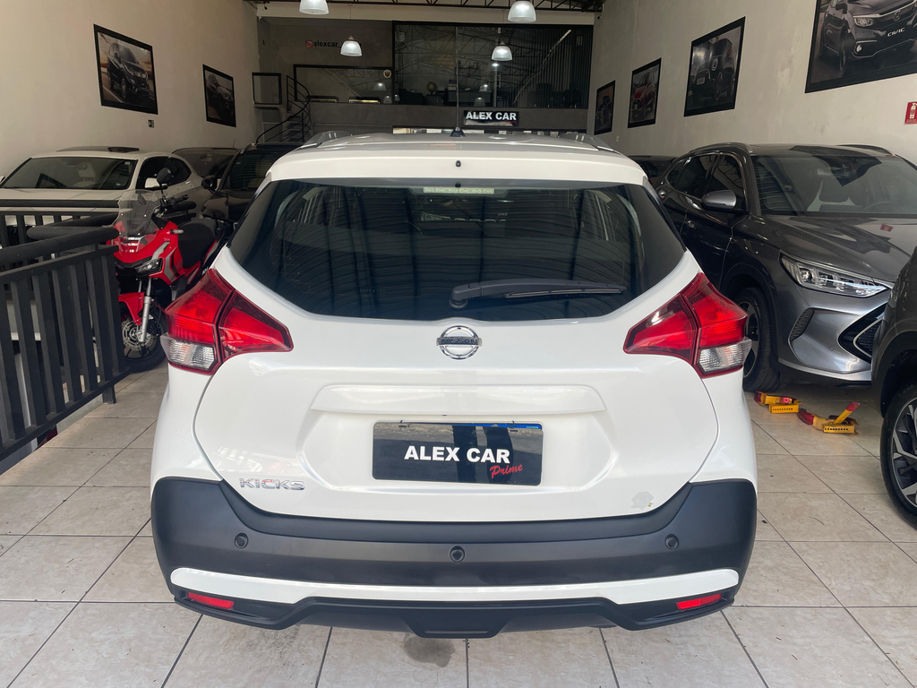 Nissan Kicks Branco