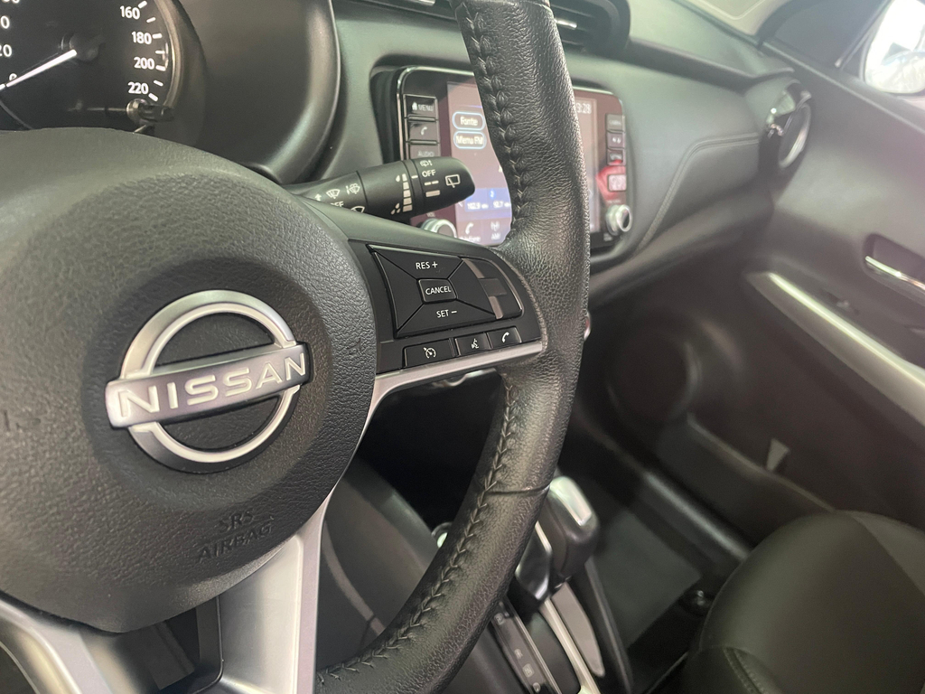 Nissan Kicks Cinza