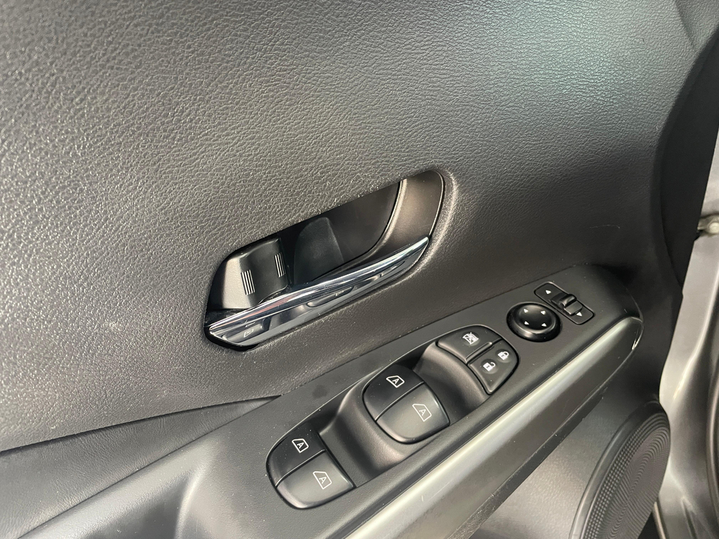 Nissan Kicks Cinza