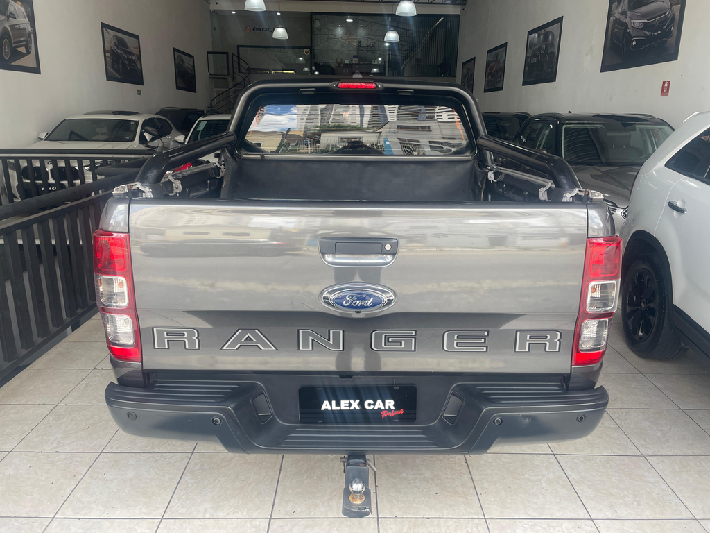 Ford Ranger (Cabine Dupla) Cinza
