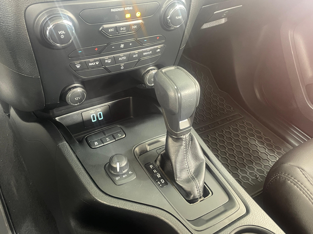Ford Ranger (Cabine Dupla) Cinza