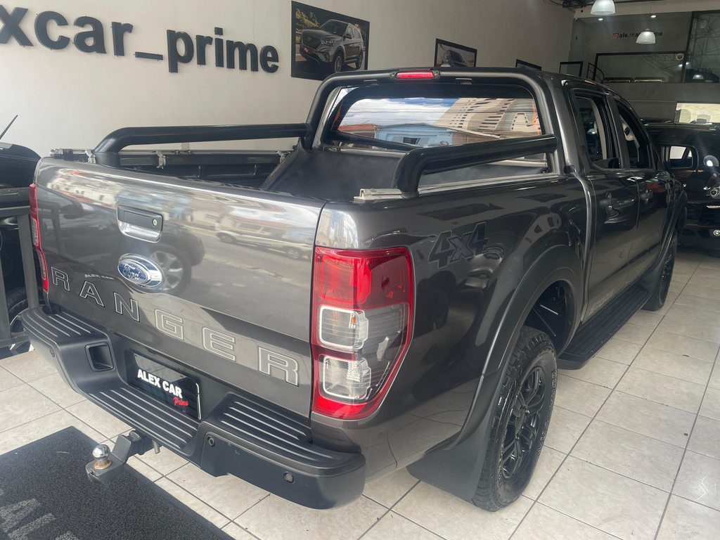 Ford Ranger (Cabine Dupla) Cinza