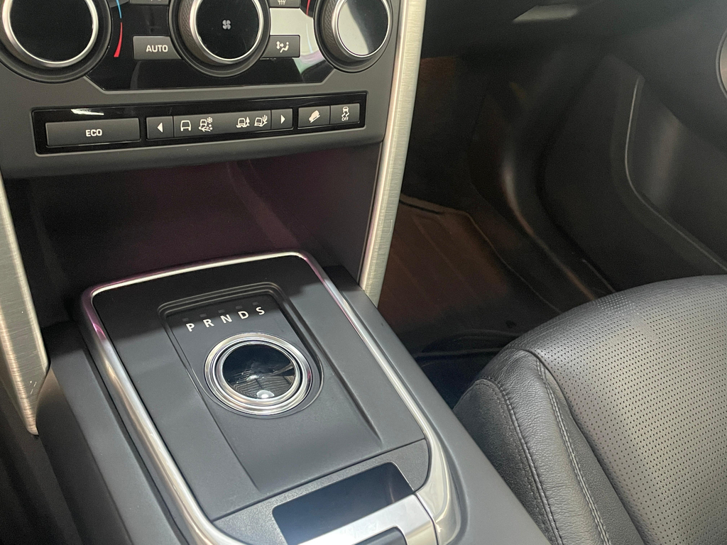 Land Rover Discovery Sport Preto