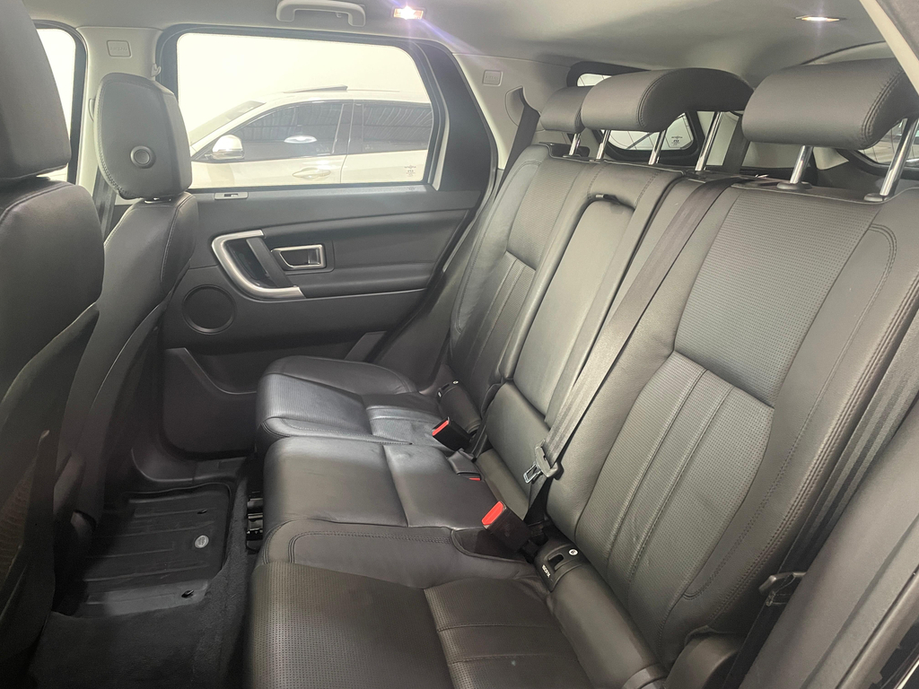 Land Rover Discovery Sport Preto