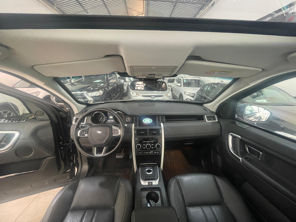 Land Rover Discovery Sport Preto