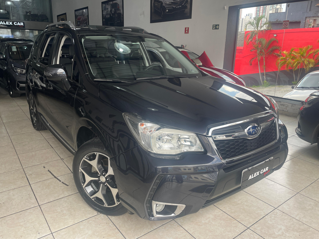 Subaru Forester Cinza