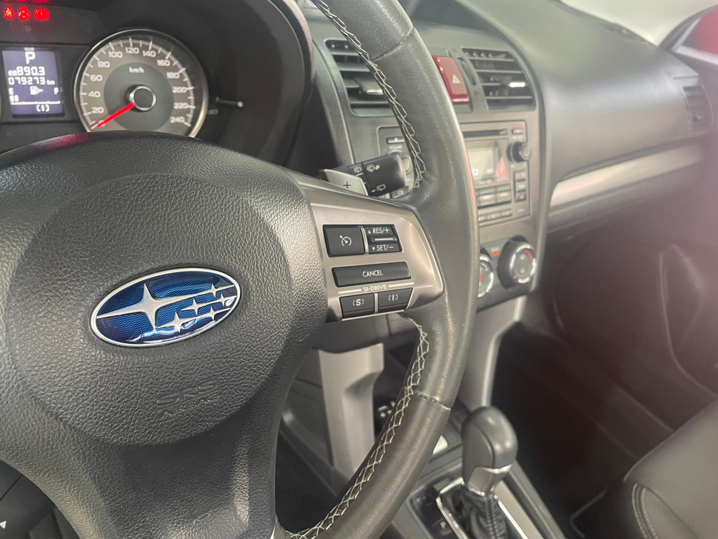 Subaru Forester Cinza