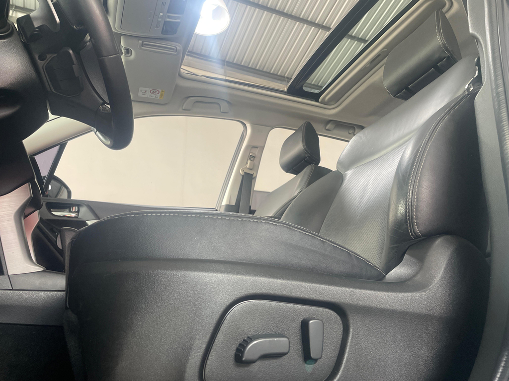 Subaru Forester Cinza