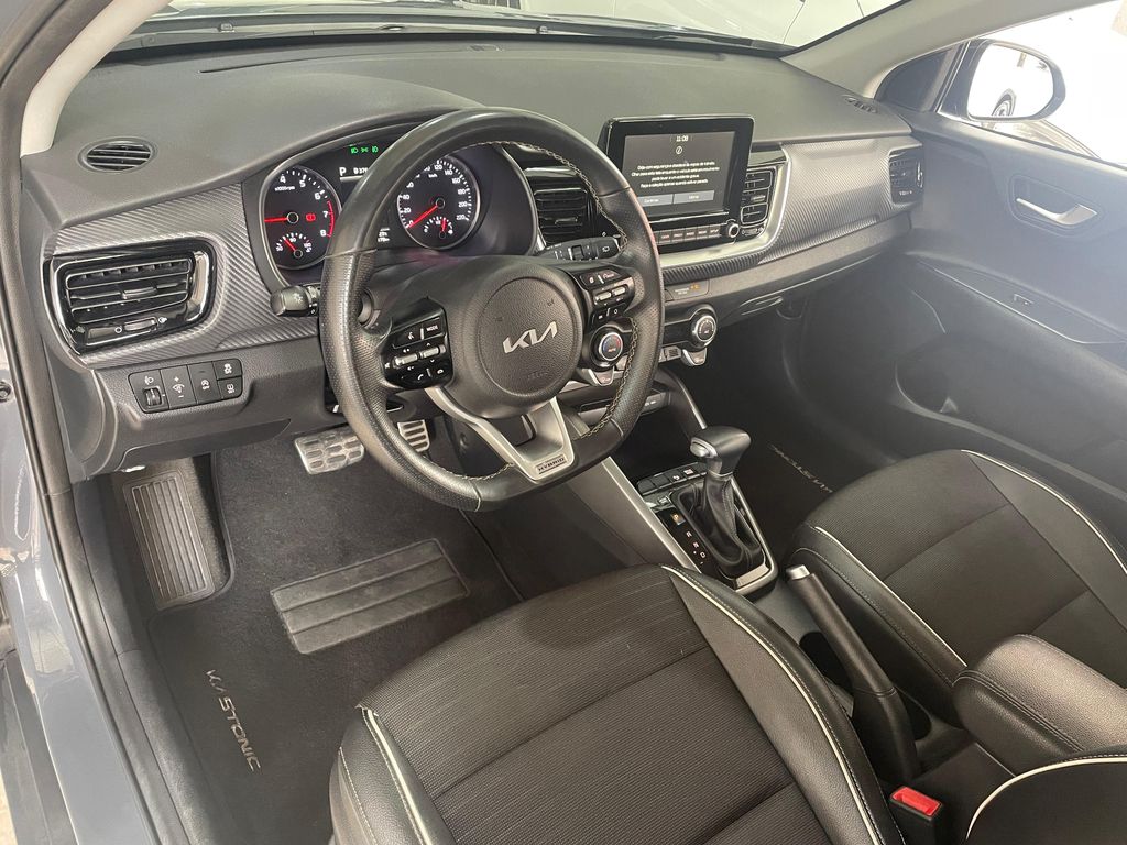 Kia Stonic Cinza