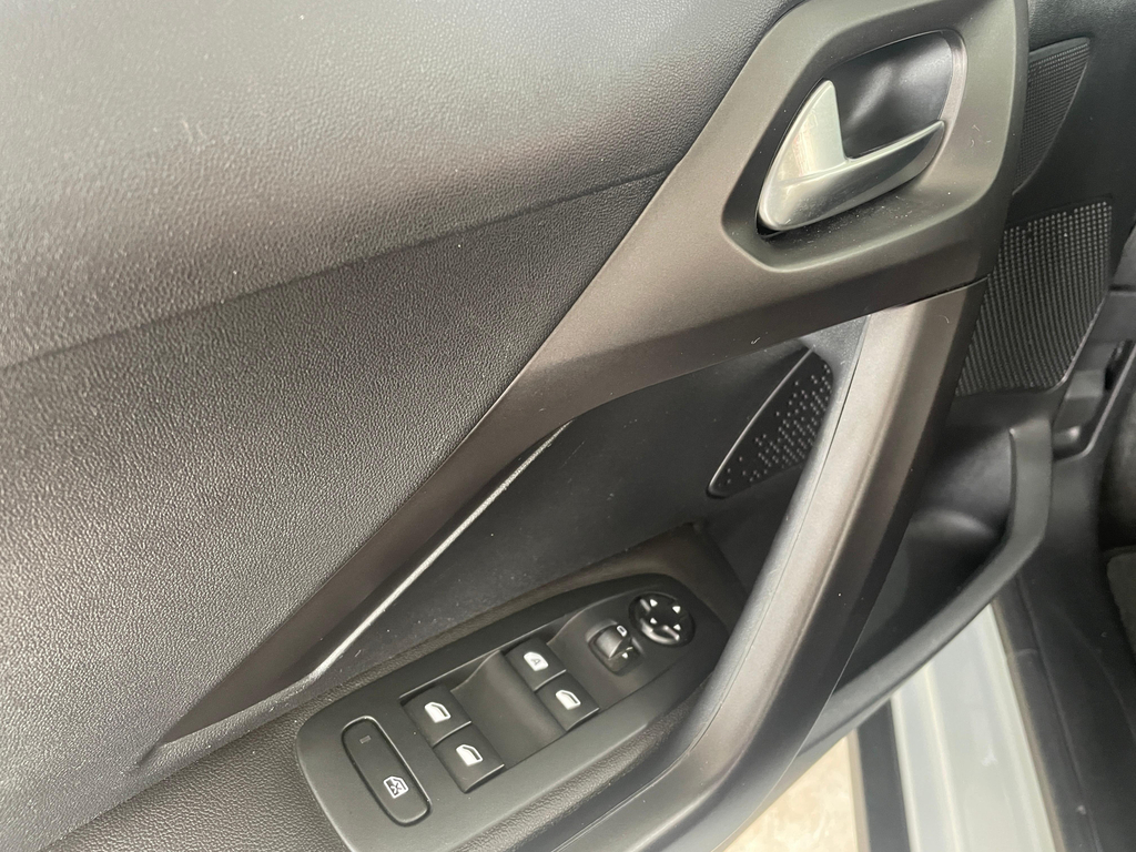 Peugeot 2008 Prata
