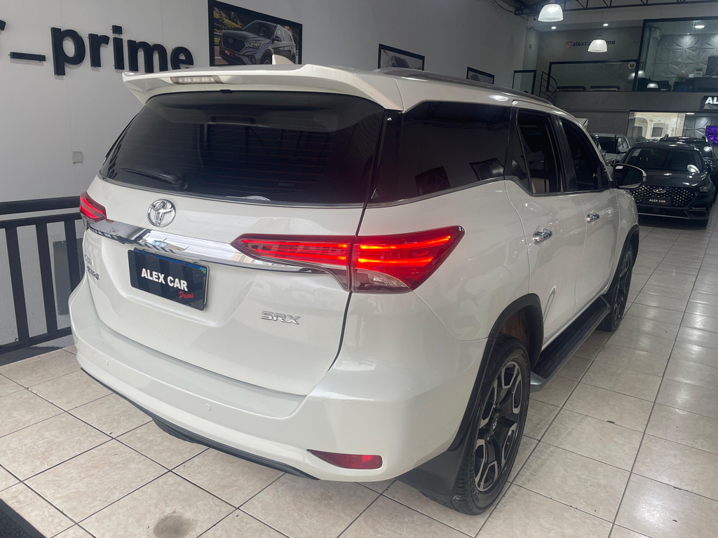 Toyota Hilux SW4 Branco