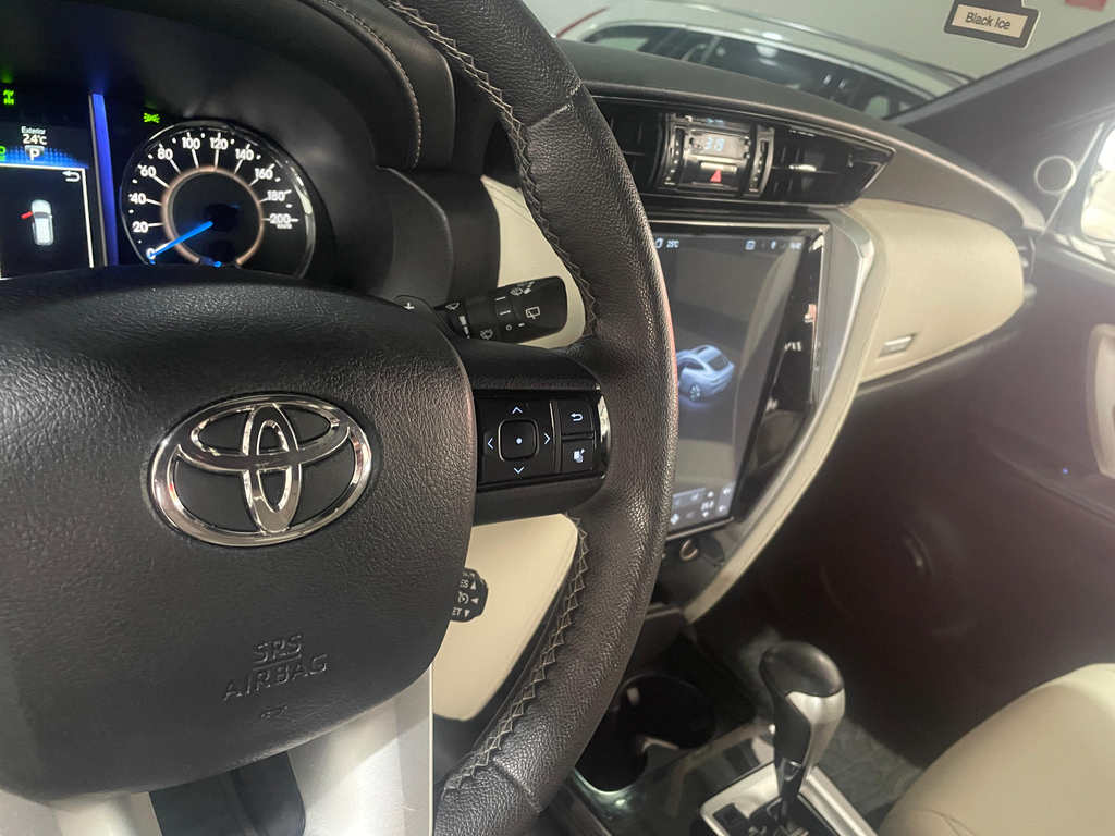Toyota Hilux SW4 Branco