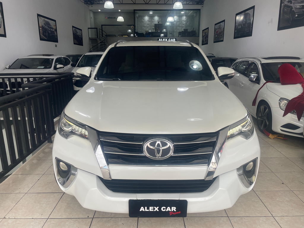 Toyota Hilux SW4 Branco