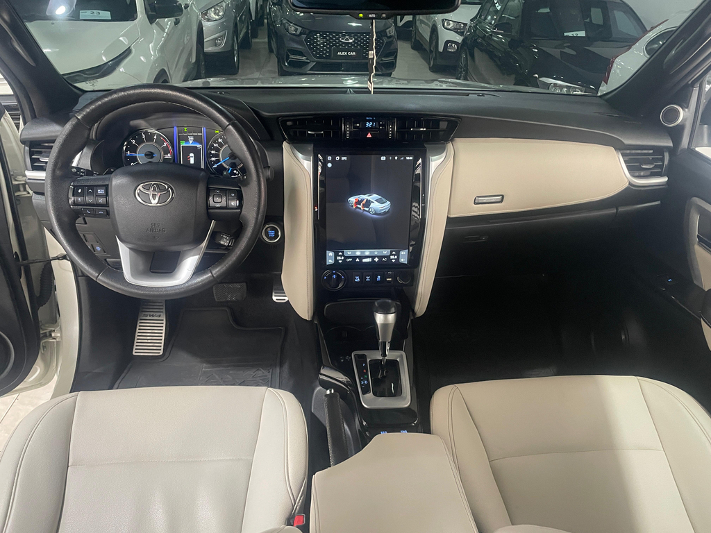 Toyota Hilux SW4 Branco
