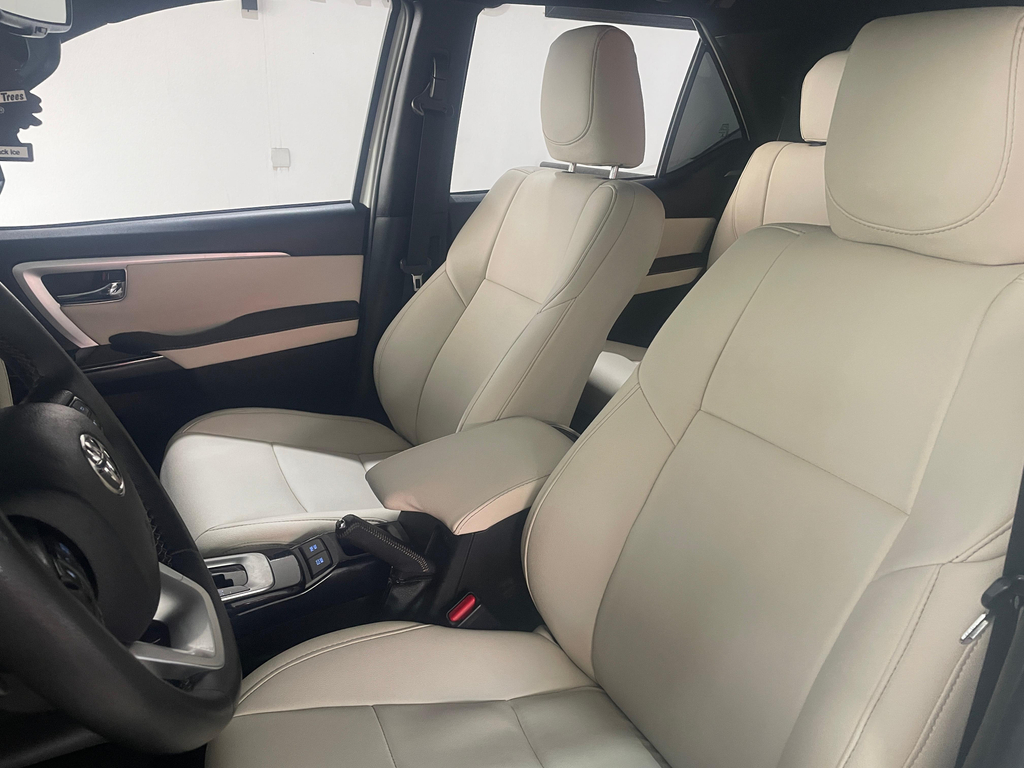 Toyota Hilux SW4 Branco
