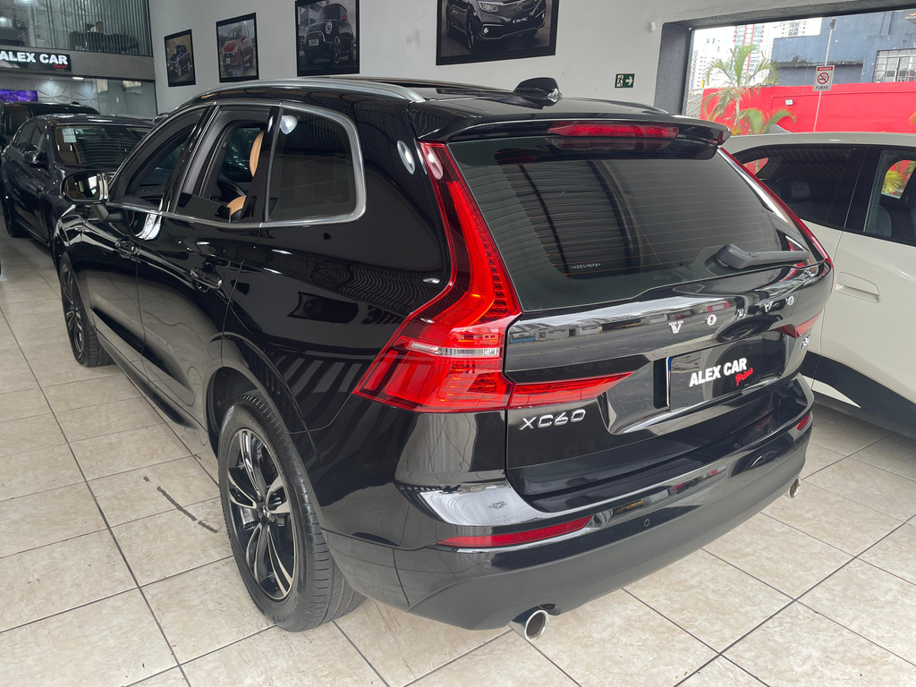 Volvo XC60 Preto