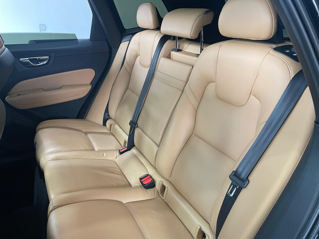 Volvo XC60 Preto