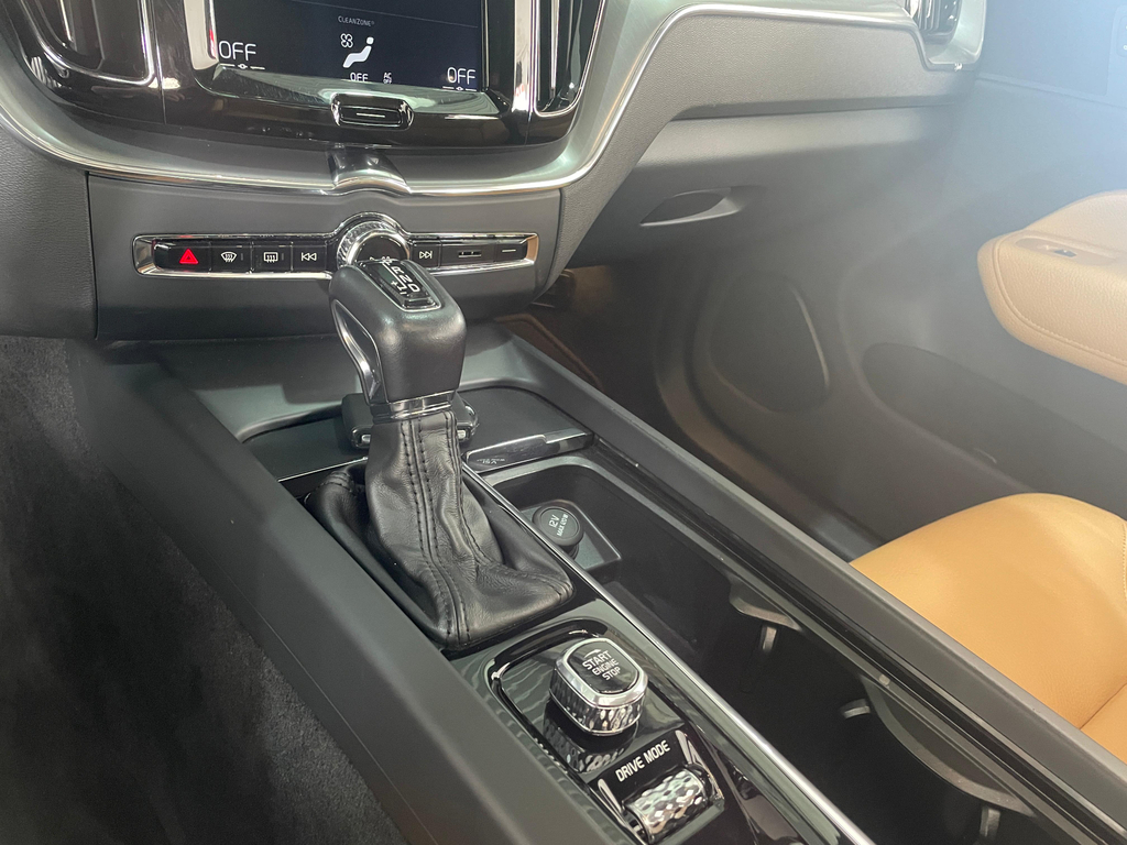 Volvo XC60 Preto